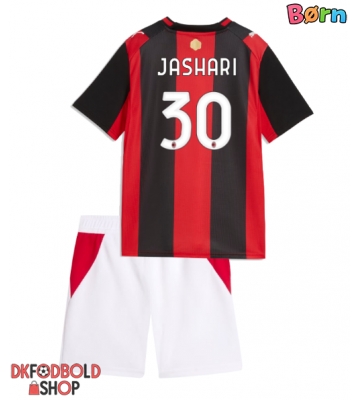 AC Milan Ardon Jashari #30 Hjemmebanesæt Børn 2026-27 Kort ærmer (+ korte bukser)